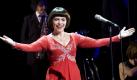 Die franzoesische Saengerin Mireille Mathieu tritt am Mittwoch (14.04.10) in Halle auf. Mathieu praesentierte Stuecke des Programms ihrer Tour 'Meine groessten Erfolge' anlaesslich ihres 45-jaehrigen Buehnenjubilaeums. Foto: Jens Schlueter/ddp Foto: ddp