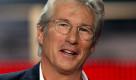 Da stören auch die kleinen Maulwurfsäuglein nicht. Die Konturen stimmen bei Sexsymbol Richard Gere. Den Titel gab es 1993 mit Ex-Ehefrau Cindy Crawford als attraktivestes Pärchen und 1999 im Sologang. Foto: dpa