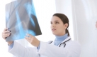 Patienten haben ein Recht auf ihre Untersuchungsunterlagen und Röntgenbilder. Allerdings oft nur in Kopie, die sie selbst bezahlen müssen. Foto: istockphoto