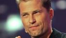 ** ARCHIV ** Schauspieler Til Schweiger laechelt am 21. Okt. 2008 in Koeln. Schauspieler Til Schweiger macht sich in einer neuen RTL-Castingshow auf die Suche nach dem naechsten deutschen Hollywoodstar. Die Dreharbeiten zu Mission Hollywood sollen am 3. Maerz starten, wie der Koelner Sender am Donnerstag, 26. Februar 2009, mitteilte. (AP Photo/Hermann J. Knippertz, Archiv) --- ** FILE ** In this Oct. 21, 2008 file photo German actor Til Schweiger talks in a TV studio in Cologne, Germany during the award ceremony of the German Comedy Prize. (AP Photo/Hermann J. Knippertz, File) Foto: dapd