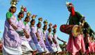 Indische Stammesleute feiern in Bolpur das Hul Utsav, ein Fest, das an den Santal-Aufstand im Juni 1855 erinnern soll. Der Stamm der Santal rebellierte damals gegen die brutale Eintreibung übermäßig hoch angesetzter Steuern der britischen Kolonialregierung. Foto: ap