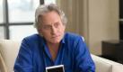 Nach acht Jahren Gefängnis hat Gordon Gekko (Michael Douglas) seine Macht verloren. Er muss ganz von vorn beginnen. Mit der Fortsetzung Wall Street - Geld schläft nicht lässt Regisseur Oliver Stone die Kultfigur aus seinem Film Wall Street von 1987 noch mal aufleben. Foto: 20th Century Fox 