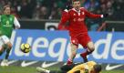 Er ist mal wieder einer der besten Münchener auf dem Feld. Thomas Müller trifft zum 1:1-Ausgleich (25.) und treibt den Rekordmeister an. Hier kann ihn der Bremer Keeper Tim Wiese nur durch ein Foul bremsen. Am Ende gewinnen die Bayern mit 3:2. Foto: ap