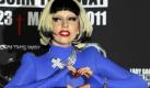 Popsängerin Lady Gaga interessiert sich nicht nur für extravagante Mode, sondern auch für Politik: Während einer Tour in Mexiko kritisierte die 25-jährige US-Amerikanerin die Einwanderungsgesetze in ihrem Heimatland. Ich unterstütze die meisten der ungerechten Bestimmungen nicht, so die Sängerin. Auch mit ihrem Song Americano geht Lady Gaga die Einwanderungspolitik der US-Regierung an.   Foto: dpa