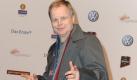 Herbert Grönemeyer ruft: Heute geht noch was! Wer weiß, was der gute Herbert auf der After-Show-Party noch alles angestellt hat. Sein Stars  Stripes-Schal war auf jeden Fall einer der Hingucker auf dem Roten Teppich. Foto: dpa