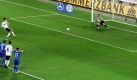 Michael Ballack (l.) erzielt gegen Aserbaidschans Kamran Agajew das 1:0. Foto: dpa