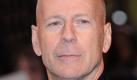 Bruce Willis hatte schon mehrere Aufritte, bei denen er sich selbst spielte. Zuletzt in der Komödie Inside Hollywood mit Robert De Niro. Bruce Willis soll darin für einen Film seinen Bart abrasieren. Damit ist der Star überhaupt nicht einverstanden, randaliert in der Setgarderobe und bedroht seinen Produzenten. Als er selbst ist Bruce Willis auch in Oceans Twelve zu sehen ... Foto: dapd