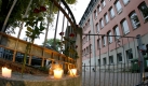 Nach dem Amoklauf bleibt das Gymnasium in Ansbach geschlossen. Foto: dpa