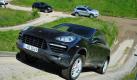 Die Anfahrhilfe des Cayenne macht es auch ungeübten Geländegängern leicht. Foto: Porsche