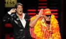 Auch Hulk Hogan ist Laudator in Hasselhoffs Ehrensendung. Wie das Foto zeigt, haben sich beide seit den 1980er Jahren kaum verändert. Foto: Comedy Central
