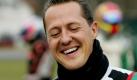 Mercedes GP: Rekordweltmeister Michael Schumacher sorgte Ende 2009 gleich für zwei Überraschungen. Er kehrt nicht nur mit 41 Jahren in die Formel 1 zurück. Anders als erwartet steigt er bei seinem Comeback nicht bei seinem Traditionsrennstall Ferrari ins Cockpit, sondern wechselt zu Mercedes GP. Foto: dpa