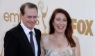 Martin Scorsese kommt mit Steve Buscemi und dessen Frau Jo Andres zur Emmy-Verleihung. Jo schien sich aber in ihrem Bandeauoberteil nicht ganz sicher und wohl zu fühlen. Schultern nach hinten, junge Dame! Foto: dpa