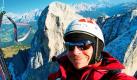 Der Extremsportler Andreas Schubert aus Österreich ist mit einem hessischen Expeditionsteam zu einem Weltrekordversuch ins Himalaya-Gebirge aufgebrochen. Im Hochgebirge wollen sie am Wochenende den höchsten Thermikflug der Welt mit einem Gleitschirm bewältigen und sich von rund 5000 Metern Höhe vom Wind auf 8000 Meter tragen lassen. Foto: dpa, Palillon Flugschule