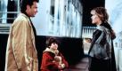 Wenn ein Kind Liebende zusammenführt: In Schlaflos in Seattle (1993) ist es der kleine Ross (Jonah Baldwin), der seinen Vater Sam Baldwin alias Tom Hanks und Annie Reed alias Meg Ryan verkuppelt. Beide lernen sich durch eine Radioshow kennen, bei der Sam aus Trauer um seine verstorbene Frau sein Herz ausschüttet und damit jenes von Annie erweicht. Foto: ddp images