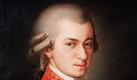 Porträt in Öl des österreichischen Komponisten Wolfgang Amadeus Mozart, der am 5. Dezember 1791 in Wien starb (undatiertes Archivfoto). Mehr als 200 Jahre nach dem Tod von Wolfgang Amadeus Mozart glauben Forscher zu wissen, was einen der größten Komponisten des 18. Jahrhunderts das Leben gekostet hat. Demnach dürfte Mozart am 5. Dezember 1791 - gerade 35 Jahre alt - in Wien an einer viralen Halsentzündung gestorben sein. Nach dem Tod des gefeierten Musikers waren zahlreiche Gerüchte im Umlauf gewesen. Demnach fiel Mozart angeblich einer Vergiftung zum Opfer, erlag den Folgen von Syphilis, der Behandlung mit Quecksilbersalzen oder auch einer Trichinen-Infektion durch den Genuss von nicht durchgebratenem Schweinefleisch
 Foto: dpa