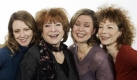Ausflug ins heiterere Fach: Lavinia Wilson (als Merle Ohmsen) mit den Kolleginnen Hannelore Hoger (als Maren Torkelsen), Susanne Schäfer (als May-Brit Ohmsen) und Nina Hoger (als Muriel Ohmsen) während einer Pressevorführung zu dem Fernsehfilm Vier Meerjungfrauen II - Liebe á la carte. (von links nach rechts.)
 Foto: dpa