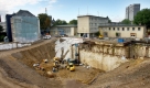 In der Grube an der Einsturzstelle des Kölner Stadtarchivs arbeiten sechs Monate später Statiker und Ingenieure. Foto: dpa