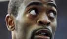 Blick auf die Zeit: Der frühere Weltmeister Tyson Gay hat mit einer Weltjahresbestleistung über 100 Meter geglänzt: Der 28-jährige Amerikaner benötigte in Clermont (USA) im Vorlauf nur 9,79 Sekunden.  Foto: dapd