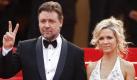 Hollywood-Rauhbein Russel Crowe besitzt mehrere Häuser und Gründstücke. Doch nichts ist für ihn so wichtig wie seine 320-Hektar große Farm in seiner australischenHeimat New South Wales. Auf der Farm zu sein ist die beste Druckentlastung der Welt, schwärmte der Oscargewinner in einem Interview mit der Zeitschrift GQ. Das ist wie das Gegengift zu dem Job voller Menschen. Keiner sagt deinen Namen. Keiner sagt: Ich weiß, du hasst das, aber ... Die Leute sagen, es sei das Paradies. Aber es ist viel simpler, Mann: Es ist einfach eine Farm. Foto: dpa