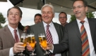 Müntefering, Steinmeier, Platzeck: Abgestimmt wird im Bundesland, doch die Strategie geben nun die Bundesspitzen vor. Foto: dpa