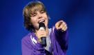 ARCHIV: Der kanadische Saenger Justin Bieber tritt bei der Konzertveranstaltung 'The Dome' in der Lanxess Arena in Koeln auf (Foto vom 21.08.09). Der 16-jaehrige Saenger und Teenie-Schwarm Justin Bieber hat es mit seinem neuen Album 'My World 2.0' an die Spitze der US-Billboardcharts geschafft. Damit sei der Kanadier der juengste Solokuenstler seit Stevie Wonder, dem dies gelungen sei, teilte die Plattenfirma Universal Music am Donnerstag (01.04.10) in Berlin mit. (zu ddp-Text) Foto: Henning Kaiser/ ddp Foto: ddp