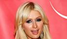 Paris Hilton geht ihrer Lieblingsbeschäftigung nach und lässt sich auf dem roten Teppich der Party zur NBC Universal 2011 Winter Press Tour in Pasadena, Kalifornien, von den Fotografen ablichten. Foto: dapd