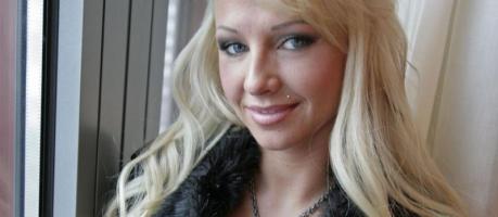 &laquo;Sexy Cora&raquo; nach sechster Busen-OP gestorben (Foto)