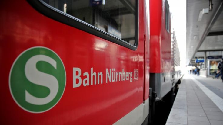 Tödlicher Streit in Nürnberg Zwei Männer von SBahn