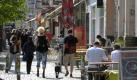 ... den Prenzlauer Berg in Berlin wohl kaum als Hoamat anerkennen würden - auch wenn's hier mittlerweile bayerisches Helles zu kaufen gibt. An manchen Orten... Foto: dpa
