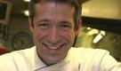 Alexander Herrmann kommt aus einer Hoteliersfamilie und kocht seit 2007 mit einem Michelin-Stern in Herrmann's Romantik Posthotel im bayrischen Wirsberg. Nach Auftritten beim Kochduell (Vox) ist er heute vor allem durch Die Küchenschlacht und Lanz kocht im ZDF bekannt. Foto: dpa