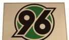 96 heizt jetzt richtig ein, heißt es in der Artikelbeschreibung zu diesem wahrlich originellen Fanartikel. Und weiter: Im Gegensatz zu herkömmlichen Heizkörpern handelt es sich bei diesem Produkt um ein innovatives Heizsystem mit Infrarot-Wärmewellentechnologie. Einfach an Wand oder Decke montiert, ermöglicht die 96-Heizung ein gleichmäßiges und energiesparendes Heizen. Der Haken an der Sache: Für ein Weihnachtsgeschenk ist die Infrarot-Bildheizung mit 496 Euro recht teuer. Aber wer ein echter Fan von Hannover 96 ist... Foto: hannover96.de