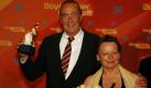 Filmpreise gewann er zuhauf. Hier hält er den Bayerischen Filmpreis für Der Baader Meinhof Komplex in der Hand. Foto: dapd