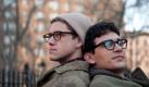 Im Film spielt James Franco (rechts) die Rolle des Allen Ginsberg. Der Poet machte keinen Hehl aus seiner offenen homosexuellen Beziehung mit dem Lyriker Peter Orlovsky (Aaron Tveit). Foto: Pandora