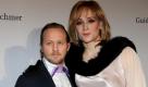 In der Komödie ist Schweighöfer der erfolglose Schauspieler Alexander Honk, dessen Leben eine überraschende Wendung nimmt, nachdem er als Frau für einen großen Hollywood-Film gecastet wird. Zur Besetzung gehören auch Maximilian Brückner (Bild, links) und Denis Moschitto dabei.  Foto: dpa