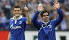 Letztlich jubelte aber der Klub, bei dem Magath bis zum 15. März noch in der Verantwortung stand: der FC Schalke 04. José Manuel Jurado (rechts) erzielte das Tor des Tages gegen seinen Ex-Coach. Foto: dapd