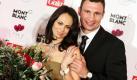 Box-Weltmeister Vitali Klitschko und seine Frau Natalia sind kurz vor ihrem 15. Hochzeitstag zum Paar des Jahres gewählt worden. Die Eltern von drei Kindern, die am 26. April 1996 geheiratet haben, erhielten am Montagabend in Hamburg den Titel Couple of the Year. Foto: dpa
