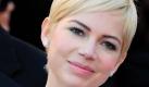 Michelle Williams ist Marilyn Monroe! Im Film My Week With Marilyn, der Ende 2011 in die Kinos kommt, spielt sie die Sex- und Stilikone. Das Biopic konzentriert sich auf die Zeit, die Marilyn Monroe während des Drehs von Der Prinz und die Tänzerin zusammen mit Laurence Olivier (den spielt Kennegh Branagh) in England verbrachte. Angeblich hat sich Williams so sehr in die Rolle vertieft, dass es ihr vorkam, als hätte die Hollywood-Legende von ihr Besitz erfgriffen. Im Ranking des DVD-Verleihs Lovefilm, der nach der besten Monroe-Nachfolgerin gefragt hat, landet sie auf Platz zehn. Foto: dpa