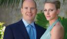 Fürst Albert verlegt Hochzeit vor
Vorspann: 	
Text: 	

Paris (apn) Fürst Albert von Monaco und seine Verlobte Charlene Wittstock heiraten eine Woche früher als zunächst geplant. Die Hochzeitsfeierlichkeiten finden am 2. und 3. Juli 2011 statt, wie der Palast mitteilte. Grund für die Verschiebung sei ein kollidierender Termin, nämlich ein Treffen des Internationalen Olympischen Komitees (IOC) in Südafrika von 5. bis 9. Juli.

Der 52 Jahre alte Albert und die 32-jährige frühere südafrikanische Schwimmerin hatten am 23. Juni ihre Verlobung bekanntgegeben. Die Hochzeit ist für Monaco die erste eines regierenden Fürsten, seit Alberts Vater Rainier III. im Jahr 1956 die Hollywood-Schauspielerin Grace Kelly heiratete. Die Fürstin starb 1982 bei einem Autounfall. Ihr Sohn Albert galt lange als eingefleischter Junggeselle. Er bestieg 2005 nach dem Tod Rainiers den Thron. Wittstock hatte er fünf Jahre zuvor kennengelernt, als sie an einem Schwimmwettbewerb in Monaco teilnahm.

© 2010 The Associated Press. Alle Rechte Vorbehalten - All Rights Reserved Foto: dpa
