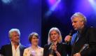 Udo Wachtveitl (r) und Miroslav Nemec (l) sowie Caroline Peters (2.v.r) und Meike Droste mit ihren Preisen Foto: dpa