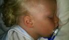Amadeus Becker liegt friedlich in seinem Bett und schläft. Der Sohn von Boris und Lilly Becker ist aber offenbar nicht immer so schön ruhig. Der Zeitschrift Bunte erzählte Mama Lilly, dass Amadeus sie ganz schön auf Trab hält. Da hat er wohl das Temperament von Vater Boris geerbt.
  Foto: dapd