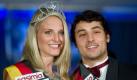 Sie sind die Schönsten im Osten der Republik: Anne-Maria Friedrich und Fabian Großhans sind in einem Hotel in Frankfurt (Oder) als Miss und Mister Ostdeutschland gewählt worden. Die 22-jährige Studentin der Rechtswissenschaften kommt aus Berlin, wie auch der 22-jährige selbstständige Vermögensberater.
 Foto: dpa