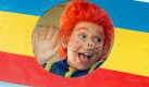Das Sams ist wieder da:Das rüsselnasige Sams - dargestellt von der Schauspielerin Christine Urspruch im Spielfilm Das Sams (2001)- erlebt nun im sechsten und vielleicht letzten Band allerhand Abenteuer. Foto: dpa