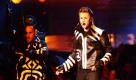 Gelfrisur und Tanzeinlage: Justin Bieber rockte den Saal der MTV Europe Music Awards. Der 17-Jährige nutzte auch die Gunst der Stunde, sich gegen das Gerücht, er habe eine junge Frau geschwängert, zur Wehr zu setzen: «Es wurde ein Haufen Scheiße über mich geredet in der letzten Zeit, aber ich habe mich da durchgeboxt.» Foto: dpa