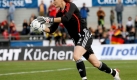 Nadine Angerer wird in der Rckrunde fr den Bundesligisten 1.FFC Frankfurt auflaufen. Zuletzt war die deutsche Nationaltorhterin beim schwedischen Erstligisten Djurgrden Damfotboll unter Vertrag. Bei der Damen-WM 2007 wurde sie zur Torhterin des Turniers gewhlt und stellte auch gleich noch einen Rekord auf: Sie blieb in allen sechs WM-Spielen ohne Gegentor. Foto: dpa