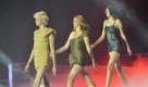 Laura (23, links) aus Düsseldorf, Hanna (18, Mitte) aus Wesel und Alisar (21) aus Mattighofen (Österreich) wollen Germany's Next Topmodel werden. Beim ersten Live Walk in der Lanxess Arena in Köln präsentieren sie sich dem Publikum in Glitzerkleidchen. Foto: ddp