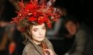 A model presents a creation by fashion designers Constanze G. Gonzalez and Paul Scherer from the collection of the fashion label Scherer Gonzales during the Mercedes Benz Fashion Week, Mode Woche, in Berlin, on Saturday, Jan. 31, 2009 (AP Photo/Markus Schreiber) ** EDITORIAL USE ONLY ** Foto: ap