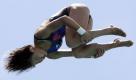 Liu Jiao, of China, competes in the women's platform final at the US Diving Grand Prix in Fort Lauderdale, Fla. Saturday, May 8, 2010. Liu finished second in the event. (AP Photo/Lynne Sladky) Foto: ap