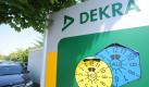 Das Logo eine Dekra Prüfstelle, aufgenommen am Donnerstag (26.05.2011) in Friedrichshafen am Bodensee. Nach einem Ergebnissprung 2010 ist der Prüfkonzern Dekra gut in das laufende Jahr gestartet. Bis zum Jahr 2015 will das Unternehmen einen Umsatz von rund drei Milliarden Euro erreichen und weltweit mehr als 10 000 neue Stellen schaffen. Foto: Patrick Seeger dpa/lsw +++(c) dpa - Bildfunk+++  Foto: dpa