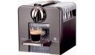 Die Krups Le Cube XN 5000 war die Einfachste und ist preisgünstig. Das Kapselgerät macht guten Espresso und sehr guten Cappuccino, ist aber etwas umständlich in der Bedienung. Foto: Krups