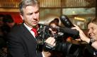 Der Preis für die Besondere Leistung in der Sparte Information geht an die Filmemacher Volker Heise und Thomas Kufus und ihr Projekt 24 Stunden Berlin - Ein Tag im Leben (das Foto zeigt Klaus Wowereit, Berlins regierender Bürgermeister, bei den Dreharbeiten mit Regisseurin Susanna Salonen). Ein großes, innovatives, mutiges Projekt, eine absolute Ausnahmeproduktion, hieß es von der Jury. Diese 24 Stunden fordern die Zuschauer heraus und strapazieren bestehende Sendeschemata. Ein Geniestreich.  Arte zeigt die Doku am Samstag, 9. Oktober, 15.25 Uhr. Foto: Arte